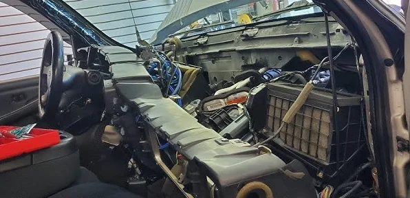 Înlocuire Radiator Habitaclu cu Plansă Bord